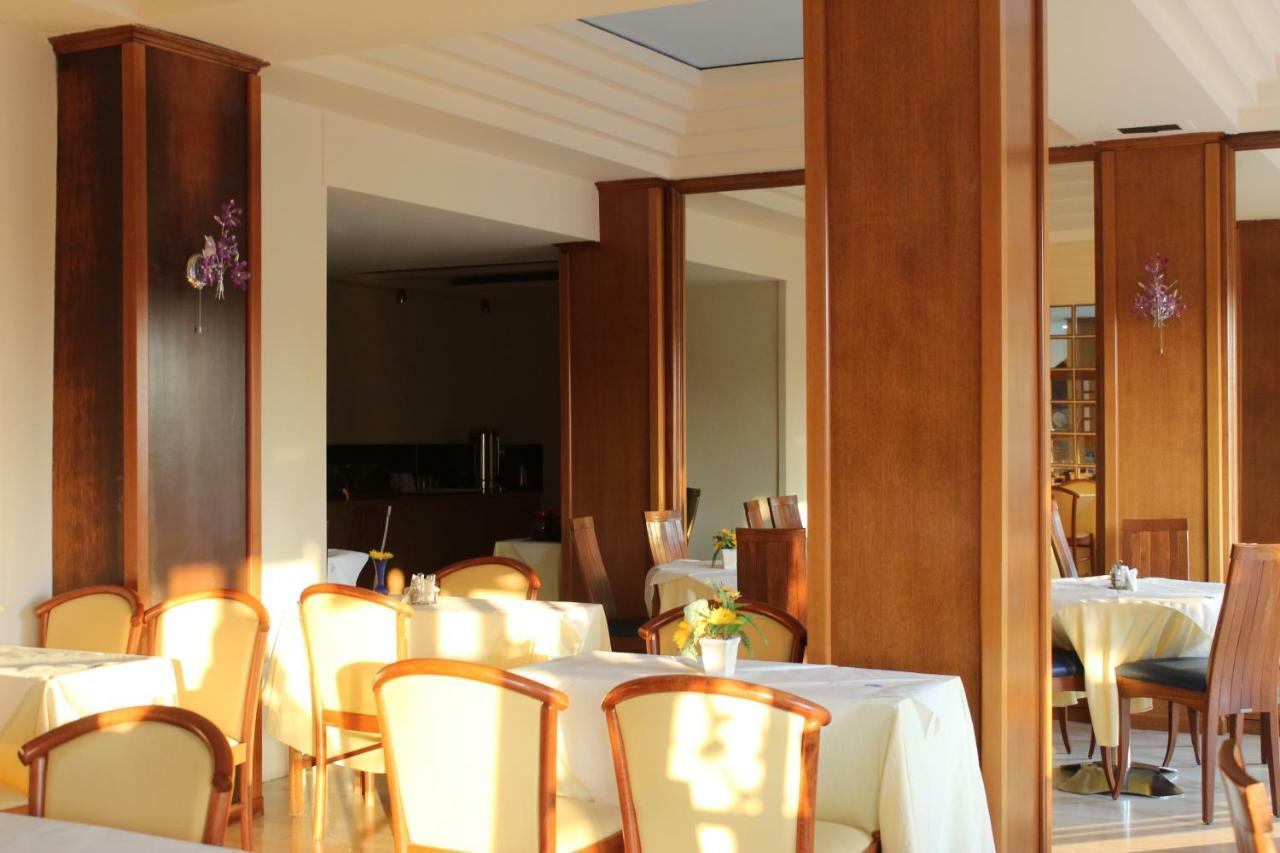 Hotel Marion Лоутраки Экстерьер фото